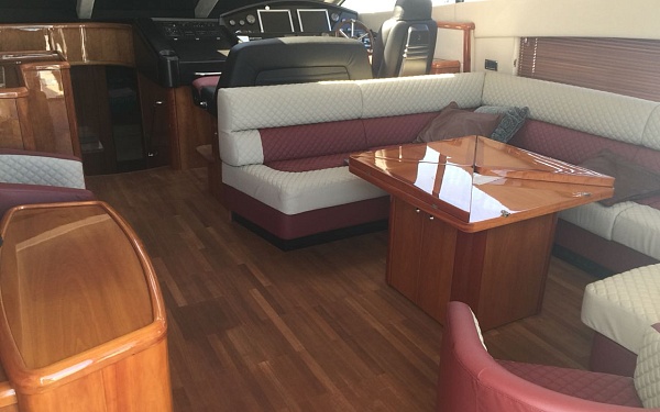 Sunseeker Predator 72 Аренда яхты в Сочи - салон
